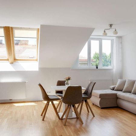 Elegant Apartment In Vienna With Patio Экстерьер фото