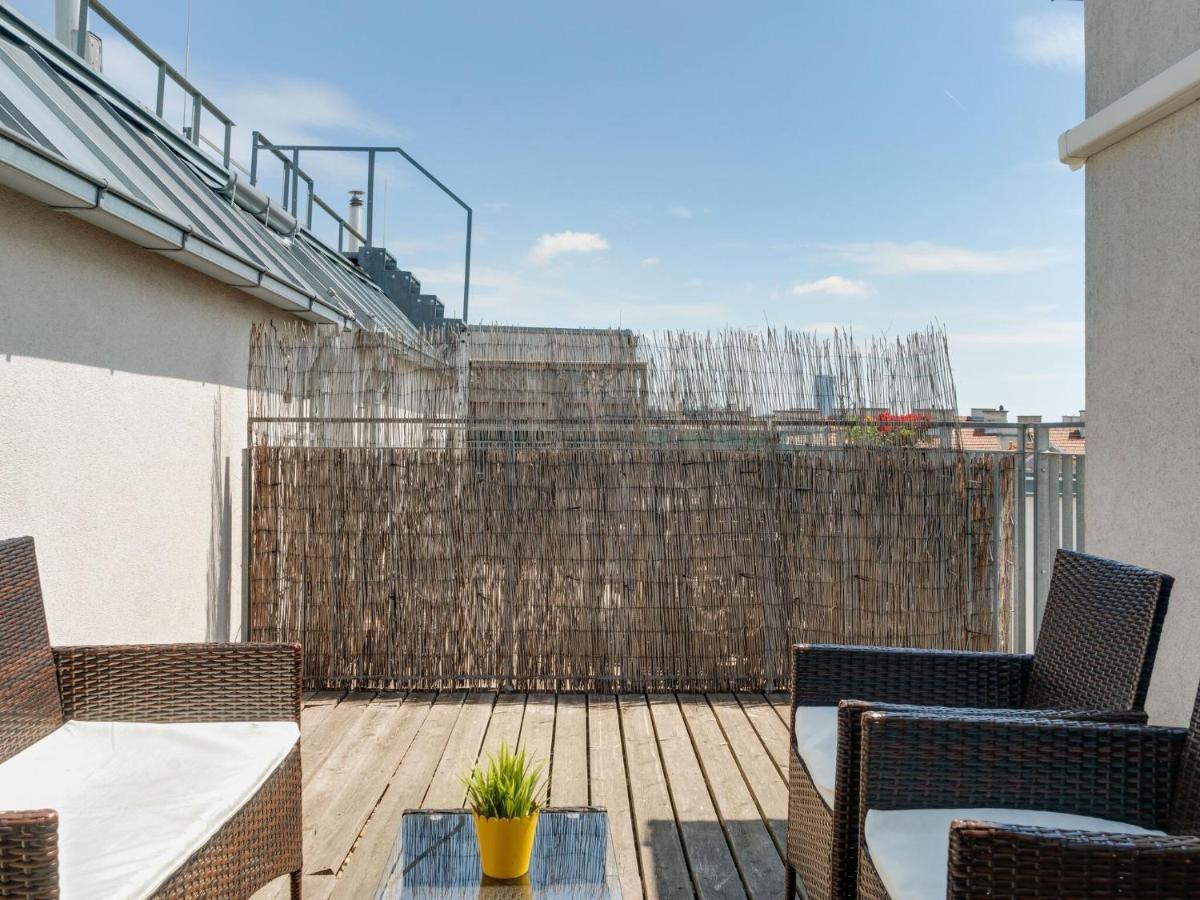 Elegant Apartment In Vienna With Patio Экстерьер фото