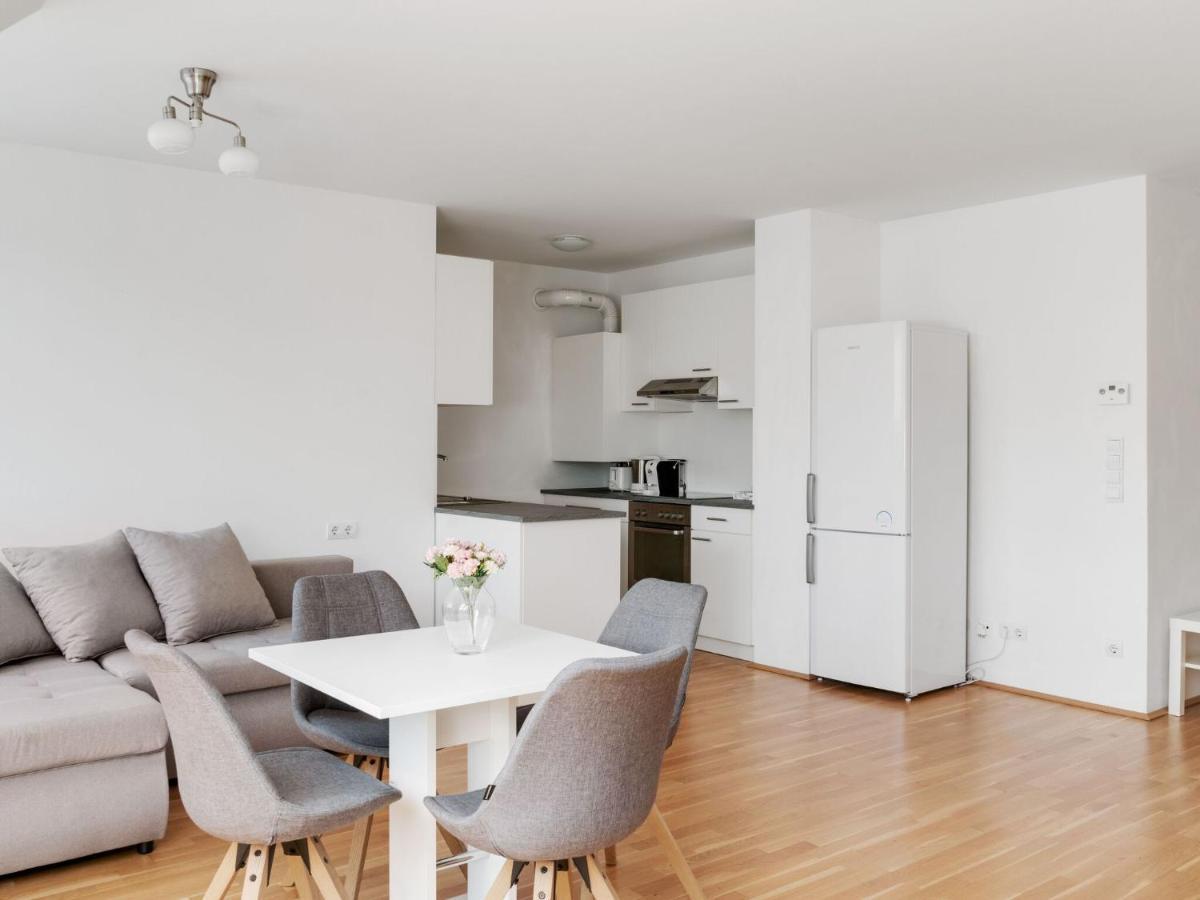 Elegant Apartment In Vienna With Patio Экстерьер фото
